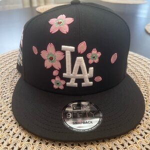 Takashi Murakami + Dodgers Tokyo Series 2025 New Era Snapback Hat